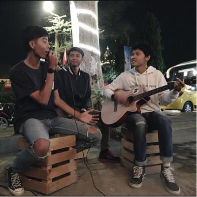 Mengupas Because of you w/Friendhouse