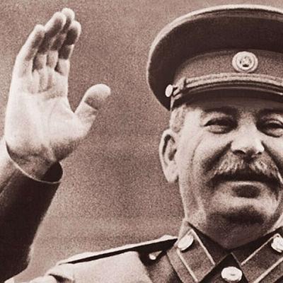 Жириновский: Для бедных людей Сталин - символ защитника. Им наплевать, что репрессии были Жириновский: Для бедных людей Сталин - символ защитника. Им наплевать, что репрессии были