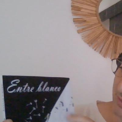 Podcast Mi experiencia como escritor - T3E8 - Reseña: Entre Blancos y Negros de Àngela Tirado