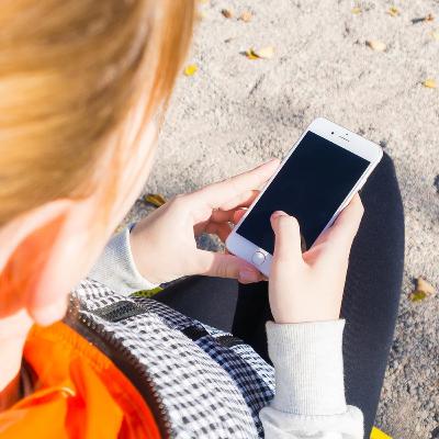 Como os estudantes têm se adaptado à rotina sem celular nas escolas? Especialista analisa! Como os estudantes têm se adaptado à rotina sem celular nas escolas? Especialista analisa!