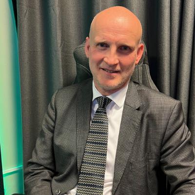 #117 – Flugmálaráðherra í spjalli - vill efla Ísland sem flugþjóð og bæta samkeppnishæfni íslenskra flugfélaga – stendur vörð um Reykjavíkurflugvöll og vill nýja flugstöð – Eyjólfur Ármannsson