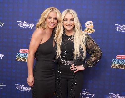 S10 Ep98: 01/19/22 - It’s Getting 'Toxic!' Britney Spears Sends Jamie Lynn A Cease & Desist Letter Over Her ‘Misleading’ Memoir S10 Ep98: 01/19/22 - It’s Getting 'Toxic!' Britney Spears Sends Jamie Lynn A Cease & Desist Letter Over Her ‘Misleading’ Memoir