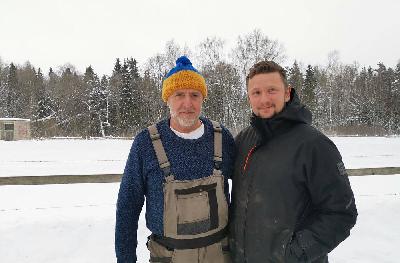 Brīvprātīgie šoferi, kas šogad veduši ziedojumus uz dažādām vietām Ukrainā