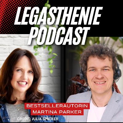 Martina Parker Bestsellerautorin und Legasthenikerin. Einschränkung oder Gabe, Martina zeigt wie sie ihre Bücher schreibt. Martina Parker Bestsellerautorin und Legasthenikerin. Einschränkung oder Gabe, Martina zeigt wie sie ihre Bücher schreibt.