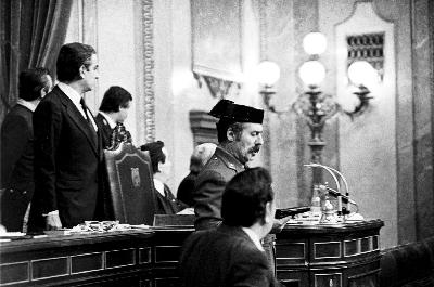 Tertulia: Papeles clasificados Tertulia: Papeles clasificados