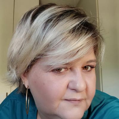 Por que mulheres acima dos 40 entram num app de namoro?