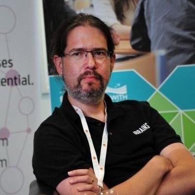 035 - Why Microservices still need Universal Architecture