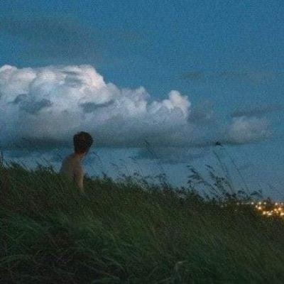 O consumo como resposta ao vazio - com Luan Monteiro - Alêcast #33 O consumo como resposta ao vazio - com Luan Monteiro - Alêcast #33