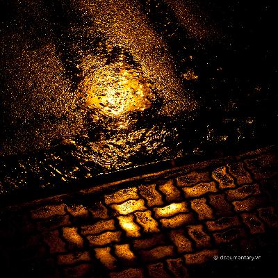 Mưa đêm sấm sét đùng đoàng