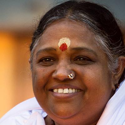 Nos héros de sagesse" : Amma racontée par Pierre Lunel Nos héros de sagesse" : Amma racontée par Pierre Lunel