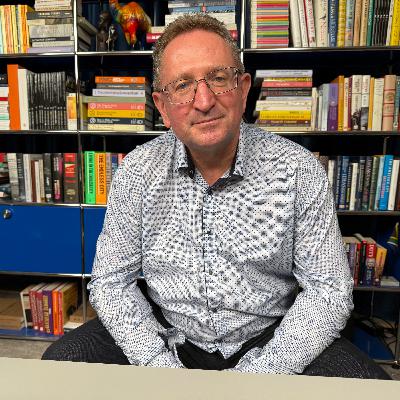 Георги Бърдаров: "Обичам да пиша в барове."