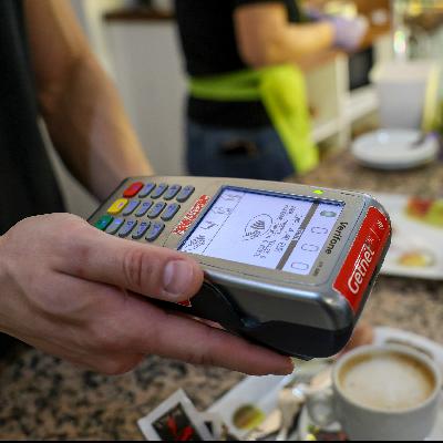 El Faro | ¿Todos los restaurantes deben tener datáfono? ¿Se pueden negar a cobrar por separado?