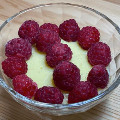 Crema pasticciera senza zucchero con eritritolo. è anche senza glutine e lattosio