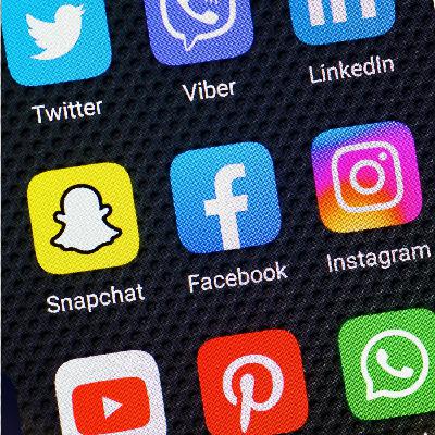 Encouraging parents to “pause before you post” Encouraging parents to “pause before you post”