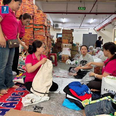 Tin trong nước - Người dân góp sức cùng chính quyền TP.HCM tổng lực hỗ trợ đồng bào miền Trung