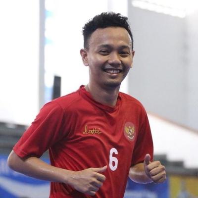 Episode 14 - Gara gara postur harus pindah ke futsal padahal jago main bola (Ft. Ivan Cahyadi) Episode 14 - Gara gara postur harus pindah ke futsal padahal jago main bola (Ft. Ivan Cahyadi)