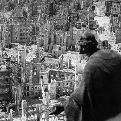 40-EUROPA EN RUINAS 1945-1947