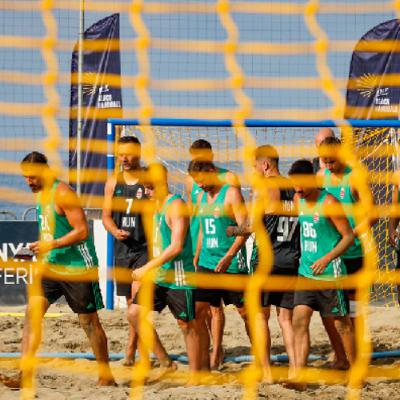 CSAK SEMMI FLIKK-FLAKK! - Nagy Bencével beszélgettünk CSAK SEMMI FLIKK-FLAKK! - Nagy Bencével beszélgettünk