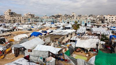 Israel threatens to bar 37 aid groups from Gaza