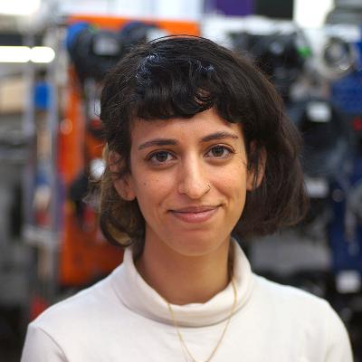 11 - שירה סרי לוי מאיירת ומנפישה את חווית ההגירה לניו־יורק