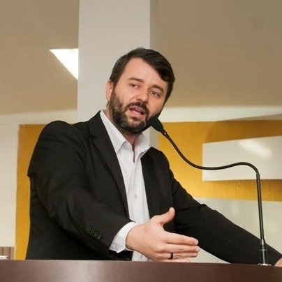 Osvaldo Bertolino - O outro lado da notícia