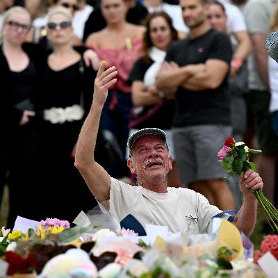 Australia shooting, Ukraine, Jimmy Lai, Chile and Republicans