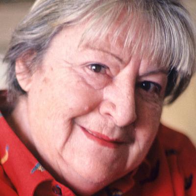 Gloria Fuertes. Me gusta escribir tu nombre (Documentos RNE) Gloria Fuertes. Me gusta escribir tu nombre (Documentos RNE)