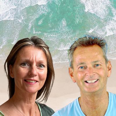 Mireille in gesprek met Arno Roelofs over het thema overspoeling - wanneer emoties, prikkels of wereldgebeurtenissen je bijna doen verdrinken. Mireille in gesprek met Arno Roelofs over het thema overspoeling - wanneer emoties, prikkels of wereldgebeurtenissen je bijna doen verdrinken.
