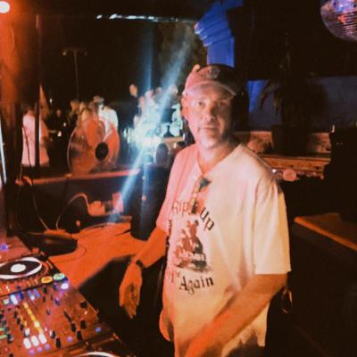 Andy Whittaker: The 'Line Out' Mix