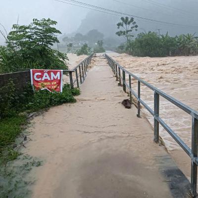 Tin trong nước - Triển khai quyết liệt các biện pháp ứng phó mưa lũ sau bão, nhất là lũ ống, lũ quét, sạt lở đất