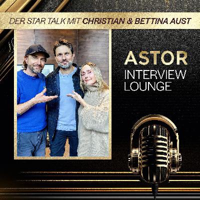 Simon Verhoeven im Interview: Der Regisseur über seinen Film „Ach, diese Lücke, diese entsetzliche Lücke“, Drehen mit seiner Mutter Senta Berger und kratzige Strumpfhosen.