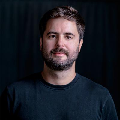 Inteligencia Artificial: ¿Conviene estudiar sus bases o dominar una de sus herramientas? Inteligencia Artificial: ¿Conviene estudiar sus bases o dominar una de sus herramientas?