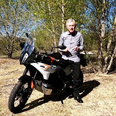 DOS EN LA CARRETERA T04C035 Alfa Romeo Junior, museo de Carruajes y Motocicletas Zamar y KTM 790 Adventure (19/05/2024) DOS EN LA CARRETERA T04C035 Alfa Romeo Junior, museo de Carruajes y Motocicletas Zamar y KTM 790 Adventure (19/05/2024)