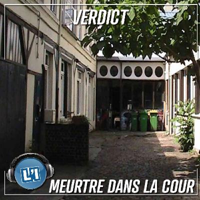 Meurtre dans la cour