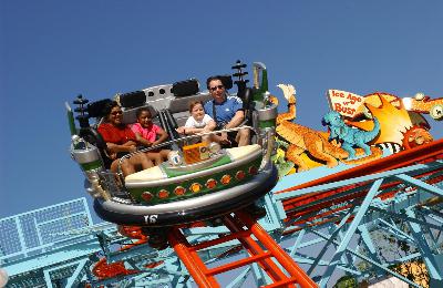The HitchHiking Hosts Show: Primeval Whirl Update, Disney's Animal Kingdom Holiday Expands..