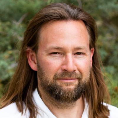 Laika in Russia, Driving in Alaska, Myths in Iceland, and the Writer's Life with Kurt Caswell Laika in Russia, Driving in Alaska, Myths in Iceland, and the Writer's Life with Kurt Caswell