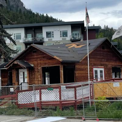 30 - Building your own home with used materials