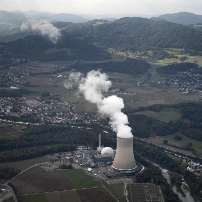 Ritornare all’energia nucleare o potenziare gli investimenti nelle fonti rinnovabili?