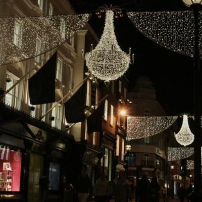 Do you leave your Christmas shop until the end?