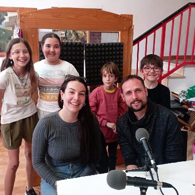 Entrevista a Alúa Teatro en el taller de radio "Radio Junior"