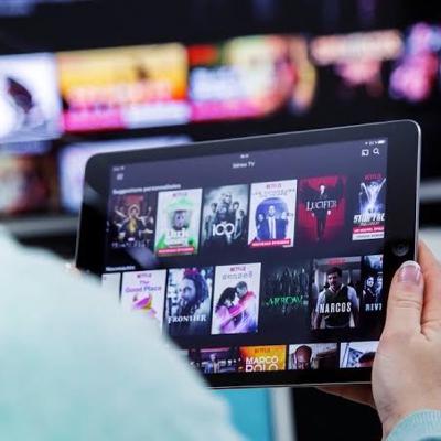 CIENFUEGOS IS BACK, FRANCISCO VILLA, TIROTEO EN WISCONSIN, & NETFLIX VS DISNEY+.