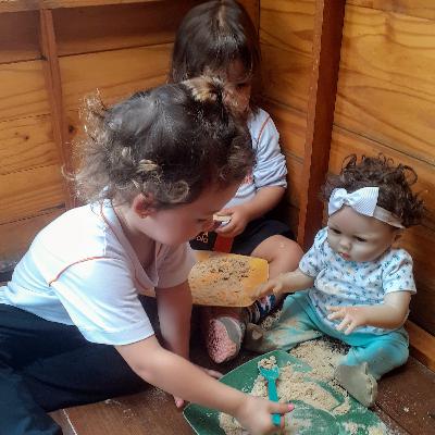 O faz de conta na primeiríssima infância.