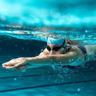 ¿Es la natación el ejercicio más completo?