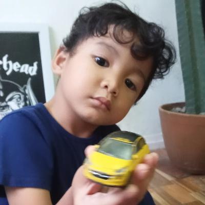 ATING PUNYA MOBIL KUNING