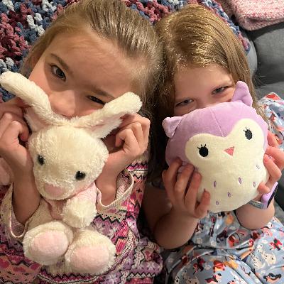 S5 E3: Vivian (age 8) + Ellie (age 7)
