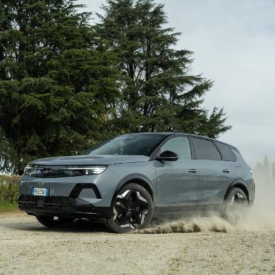 Opel Grandland Electric AWD - Il test drive del SUV elettrico a trazione integrale Opel Grandland Electric AWD - Il test drive del SUV elettrico a trazione integrale