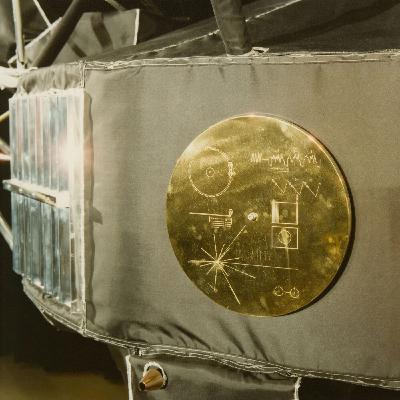 Disques d’or voyageant dans l’espace, des messages à destination des extraterrestres…