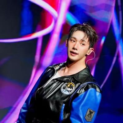 WONHO kicks off European tour in Paris