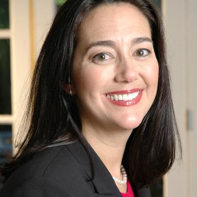 (EP42) Connecting In The Classroom-with Erin Gruwell