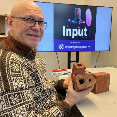 Teglsteinskirkene går sakte men sikkert i oppløsning - hva nå?